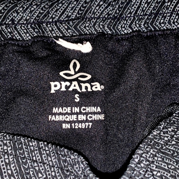PRANA sporty runner  athletic short with elastics - Picture 4 of 5